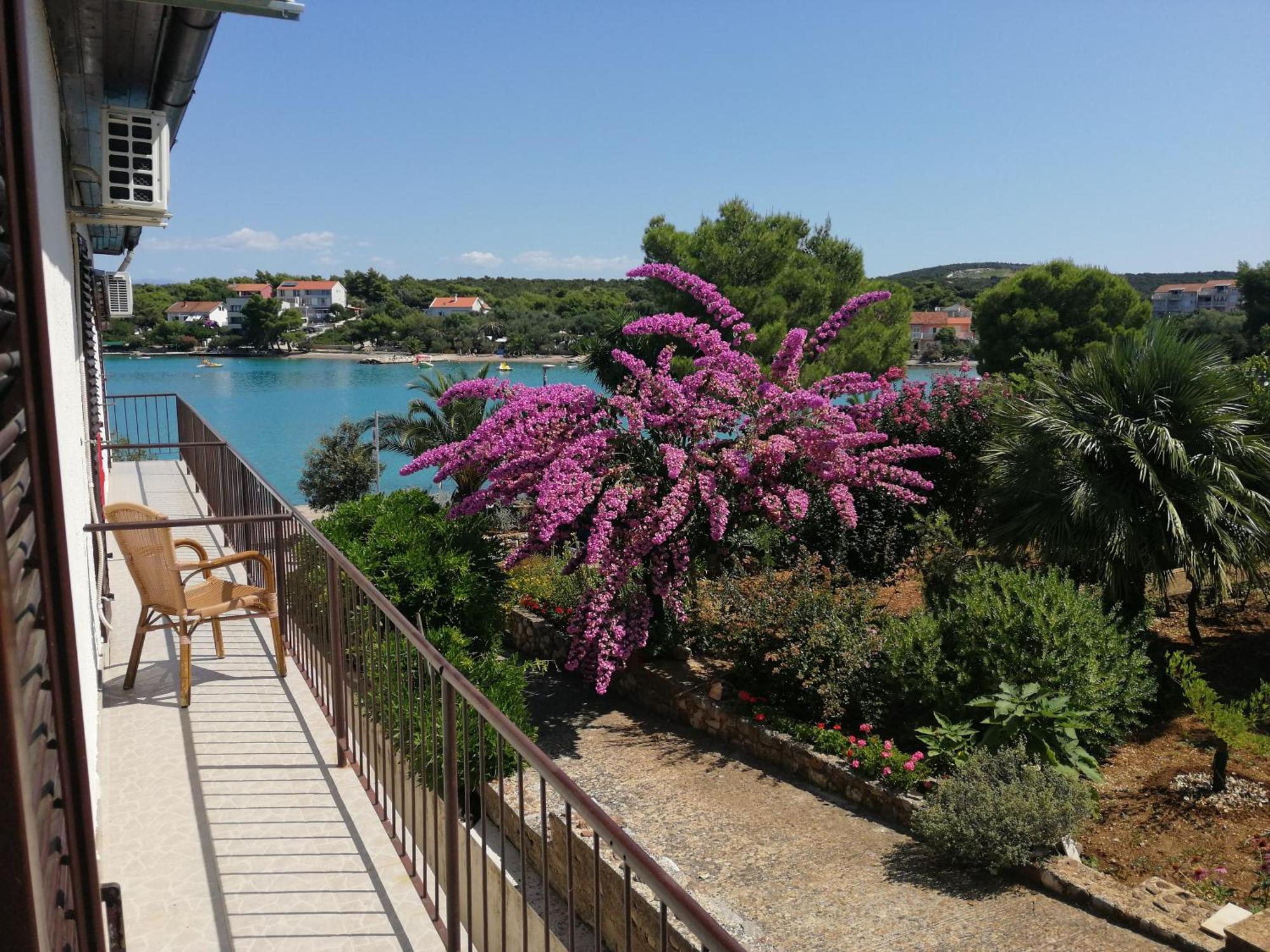 Trim Rooms And Apartments Lovište المظهر الخارجي الصورة