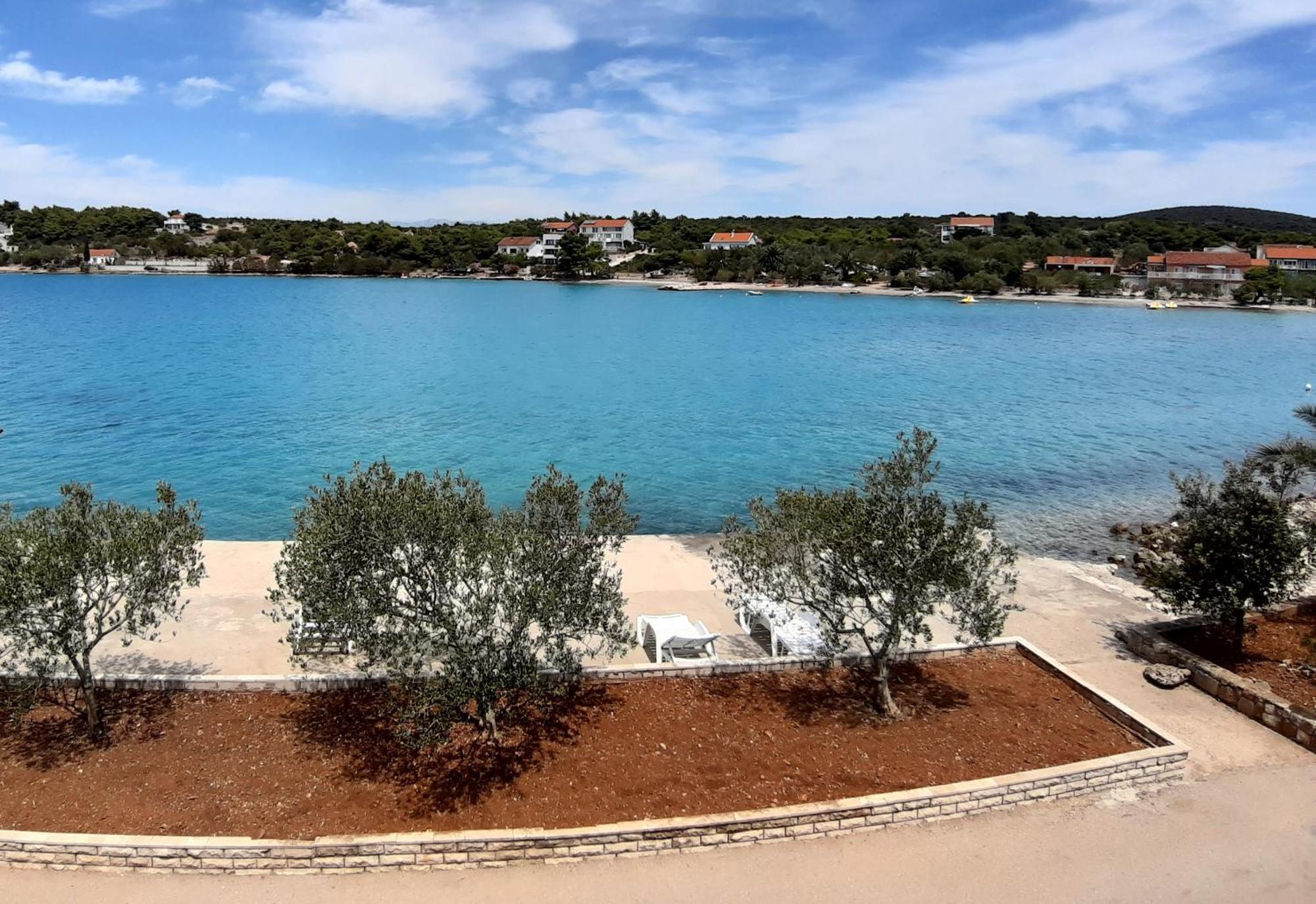 Trim Rooms And Apartments Lovište المظهر الخارجي الصورة