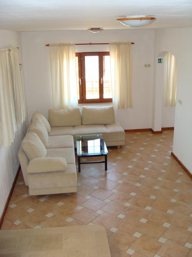 Trim Rooms And Apartments Lovište المظهر الخارجي الصورة